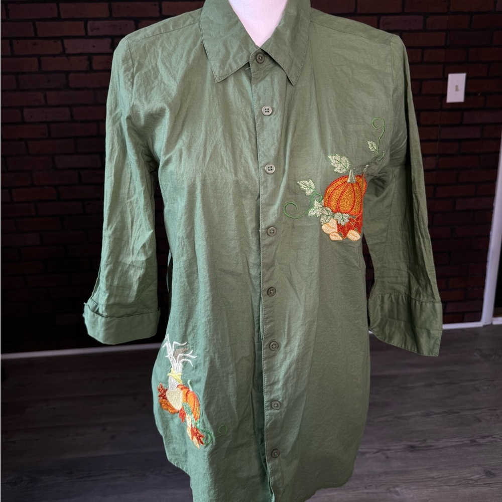 Collections‎ Etc Pumpkin Embroidered Button Up Shirt Green 3/4 Sleeve M Fall